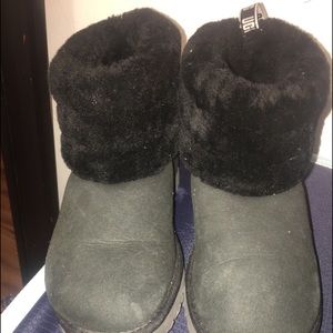 Ugg low boots only worm a couple times